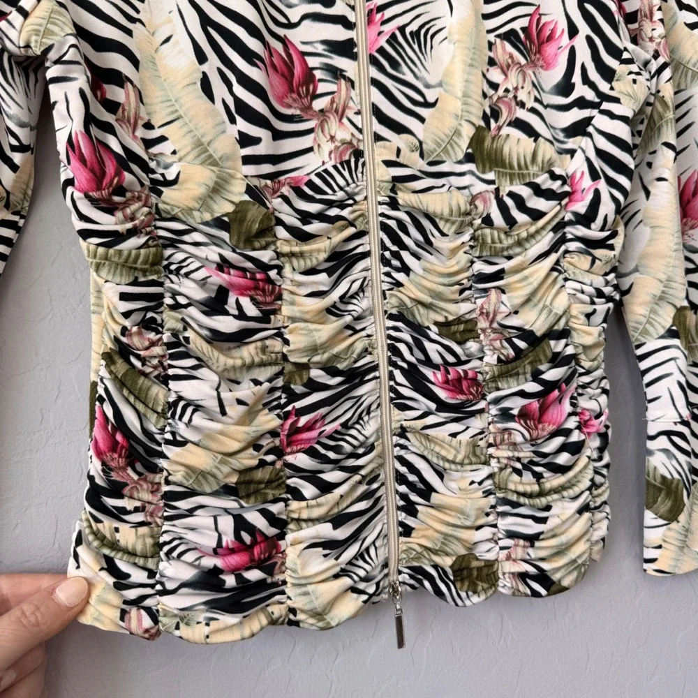 Alberto Makali‎ Zebra Floral Print Ruched Front Zip Up Top Blouse M - Picture 4 of 5